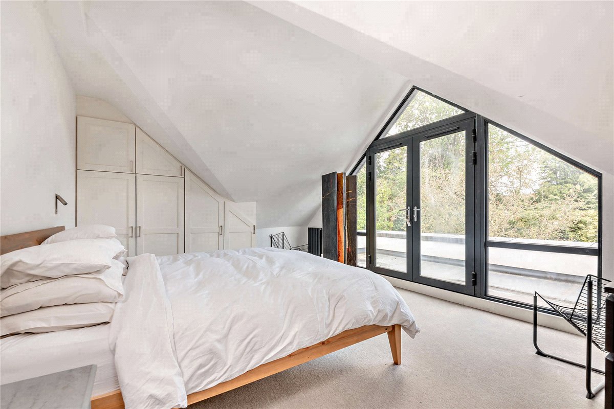 5 bedroom House, Gore End, Newbury, RG20 - Available, Image 16