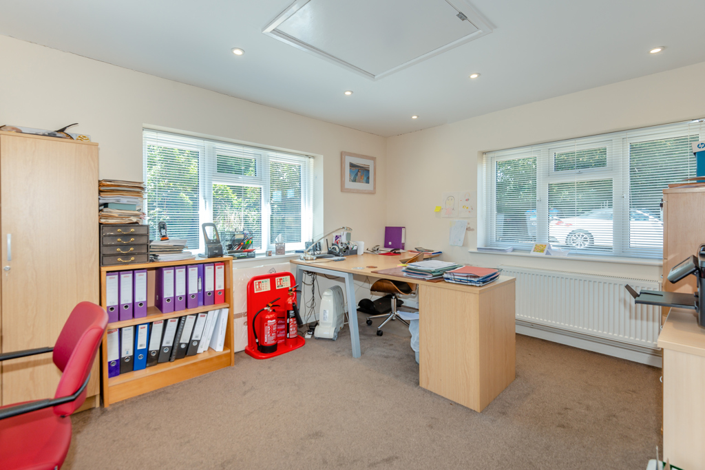 613 Sq Ft, Great Hampden, Great Missenden, HP16 - Available, Image 3