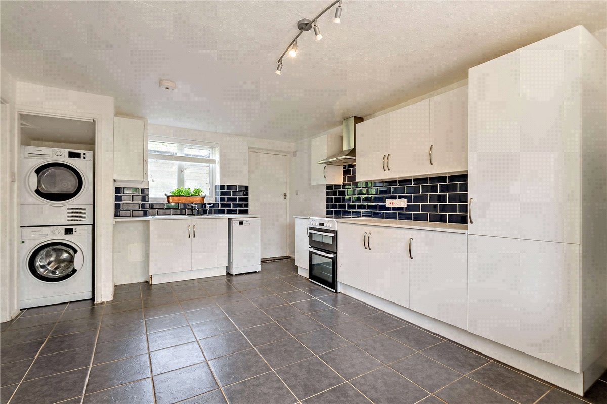 3 bedroom House, Hunton Grange, Winchester, SO21 - Sold STC, Image 2