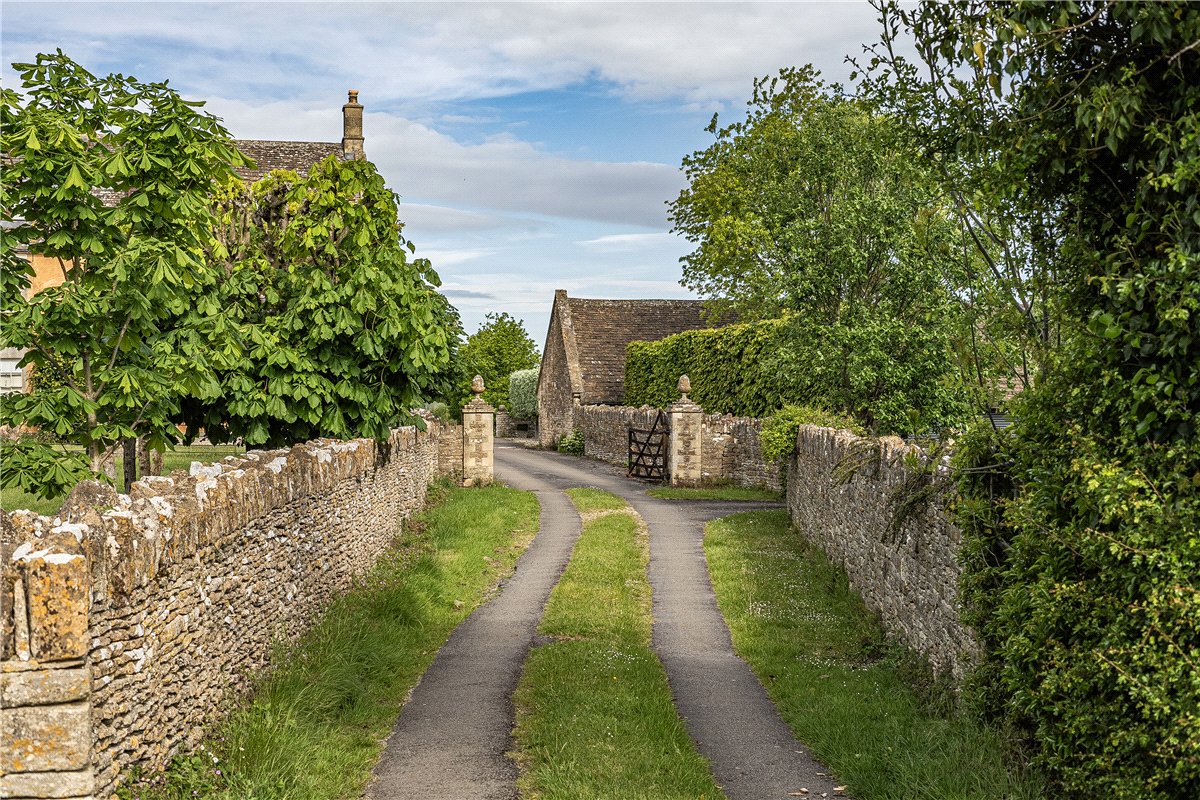 5 bedroom House, West Yatton, Yatton Keynell, SN14 - Available, Image 6