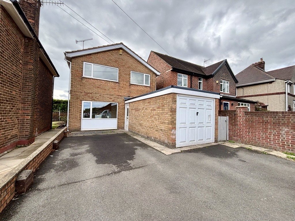 3 bedroom House, Lowgates, Staveley, S43 - Available