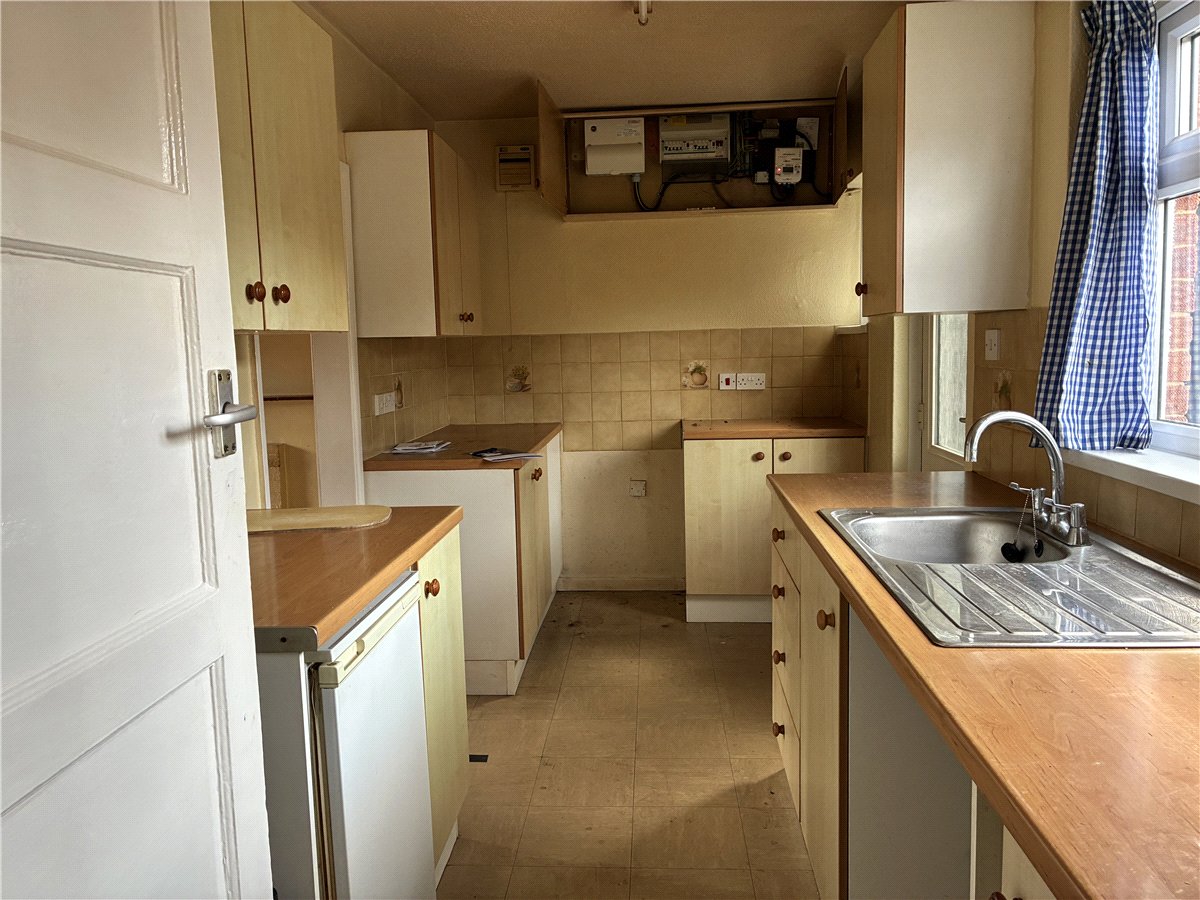 3 bedroom House, Castle Road, Great Bedwyn, SN8 - Available, Image 4