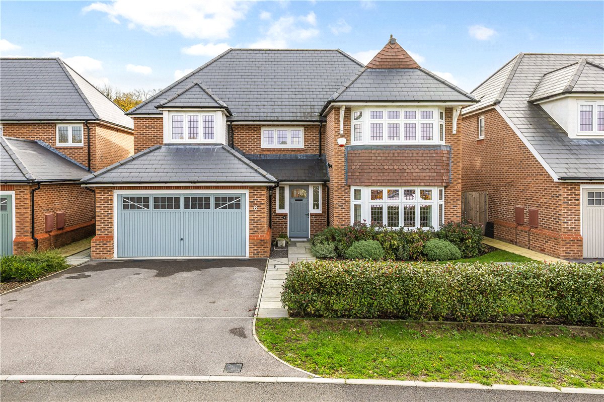 4 bedroom House, Robert Usher Drive, Marlborough, SN8 - Available