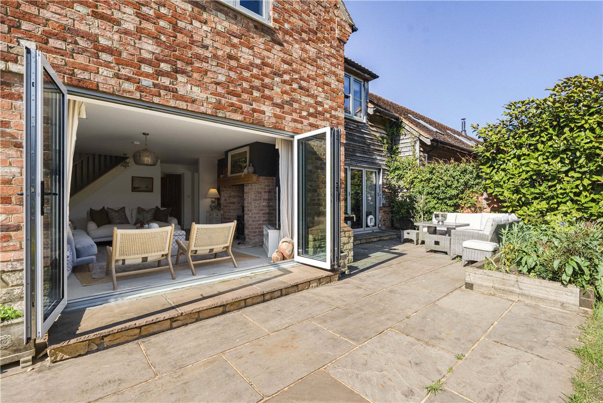 5 bedroom Barn Conversion, Pearce Courtyard, Oakley, HP18 - Available, Image 9