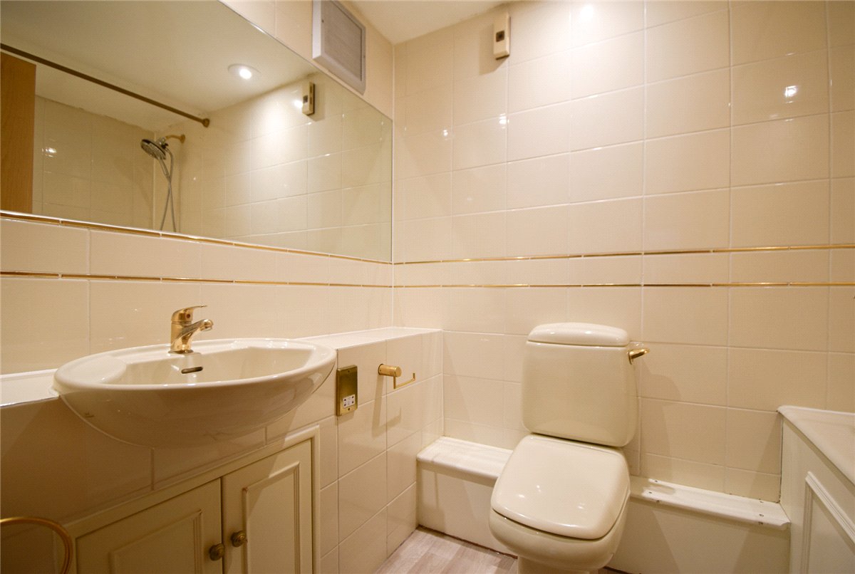 3 bedroom Flat, The Oasthouse, Pinehurst South, CB3 - Available, Image 12