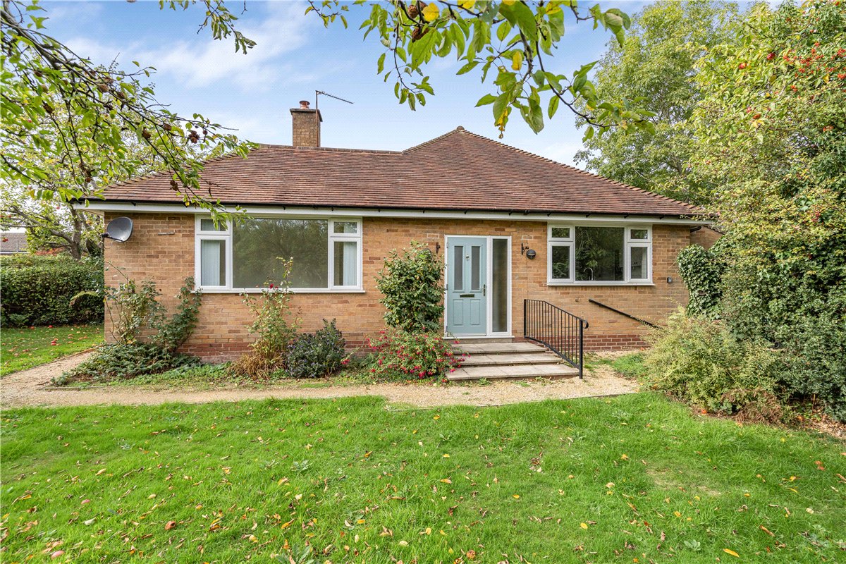 3 bedroom Bungalow, Cromwell Lane, Burton Green, CV8 - Available
