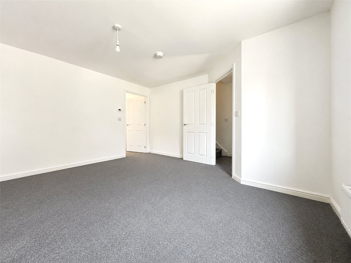 3 bedroom House, Stonyfield Road, Whiteley, PO15 - , Image 2