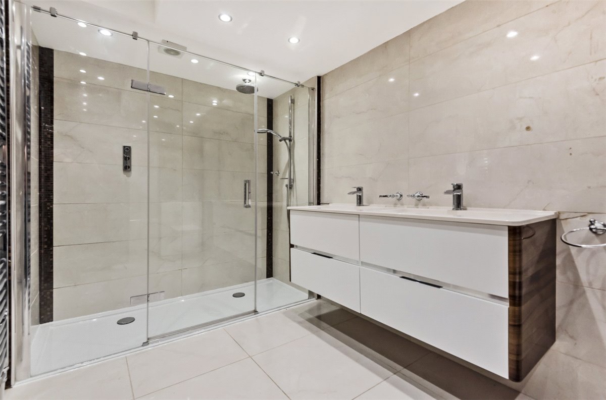 4 bedroom House, Nottingham Road, Nuthall, NG16 - Available, Image 8