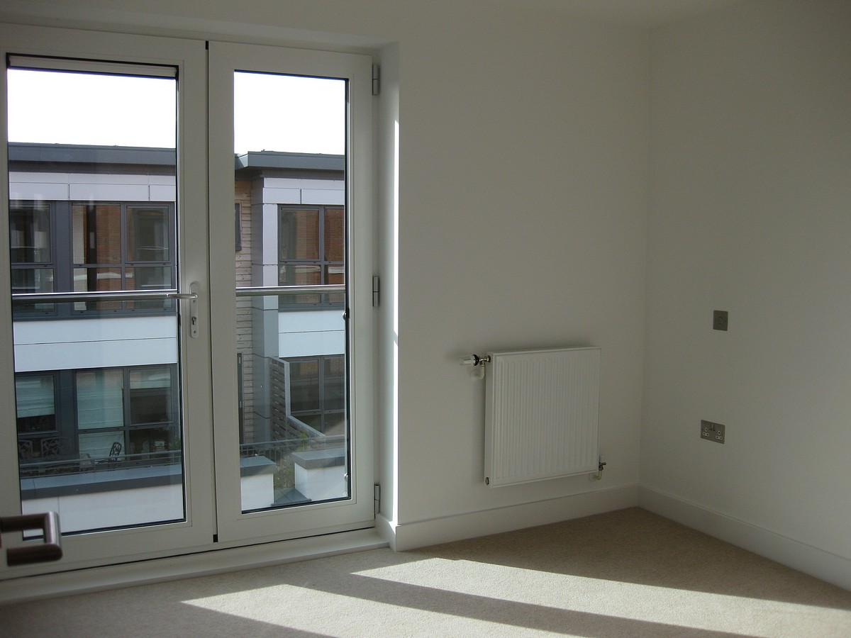 2 bedroom Flat, Park Way, Newbury, RG14 - , Image 5