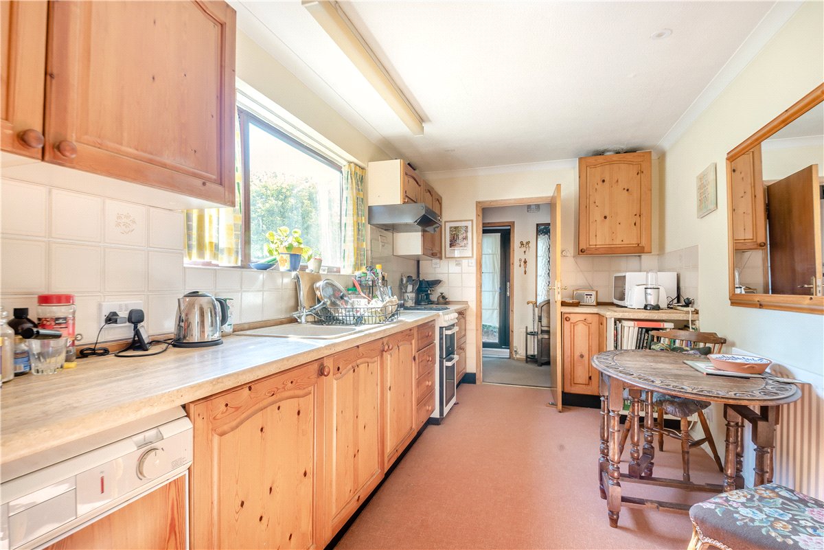 3 bedroom House, Forbes Road, Kings Worthy, SO23 - Available, Image 3