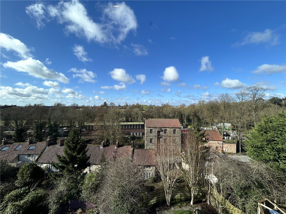 4 bedroom House, Castle Road, Pickering, YO18 - , Image 6