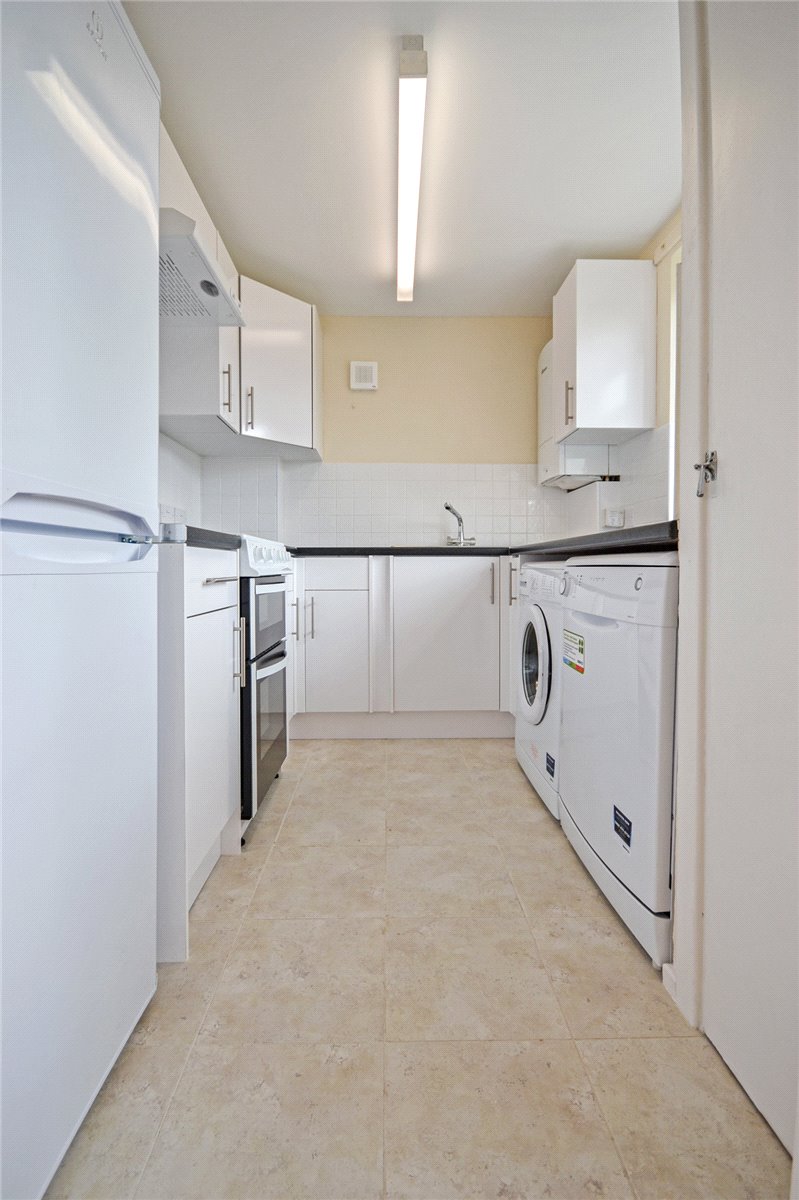 2 bedroom Flat, Chatsworth Avenue, Cambridge, CB4 - , Image 3