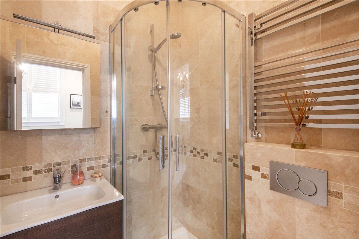 2 bedroom Flat, Webb's Road, Between The Commons, SW11 - Available, Image 11