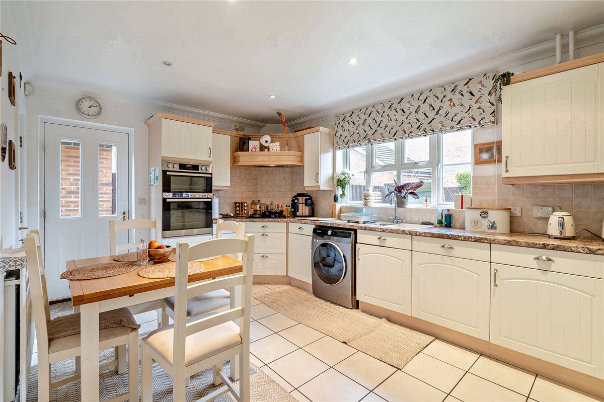 6 bedroom House, Dorneywood Way, Newbury, RG14 - Sold STC, Image 12