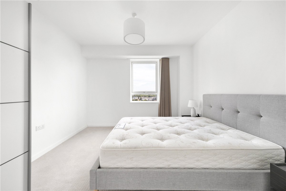 3 bedroom Flat, Heartwell Avenue, London, E16 - Available, Image 17