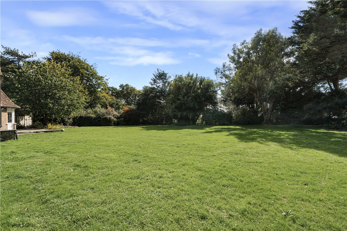 7 bedroom House, Tye Lane, Walberton, BN18 - Available, Image 1