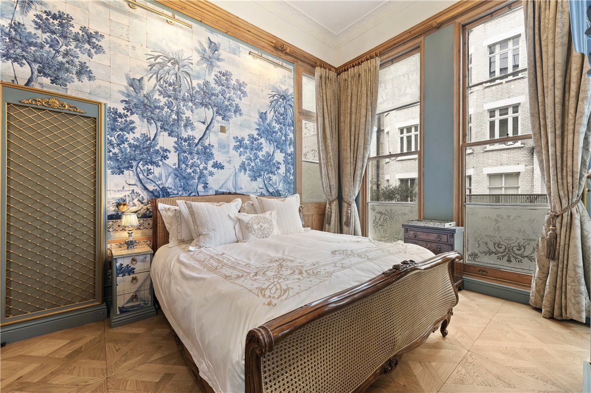 2 bedroom Flat, Pembridge Square, Notting Hill Gate, W2 - Available, Image 3