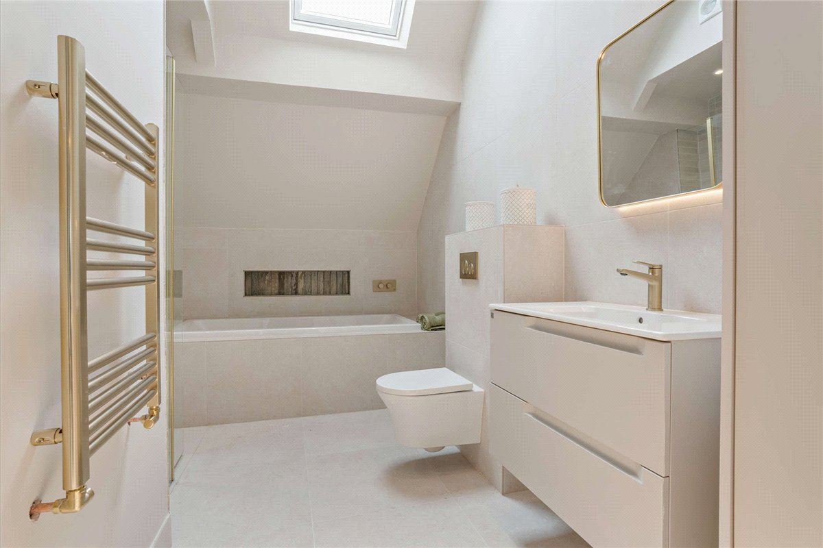 3 bedroom Flat, The Oval, Harrogate, HG2 - Available, Image 11