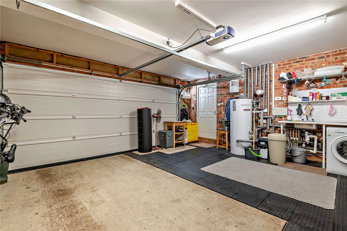 4 bedroom House, Garden Close Lane, Newbury, RG14 - Sold, Image 13