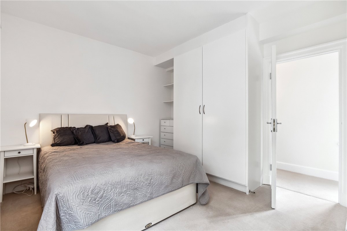 2 bedroom Flat, Chesterfield Gardens, Mayfair, W1J - , Image 7