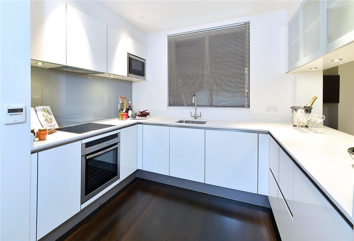 2 bedroom Flat, Green Street, Mayfair, W1K - Available, Image 8
