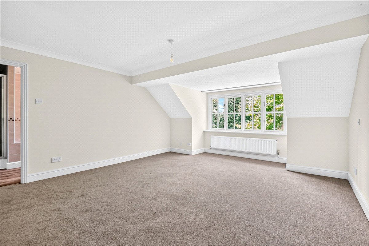 5 bedroom House, Whitethorn Close, Stoke Mandeville, HP22 - Available, Image 14