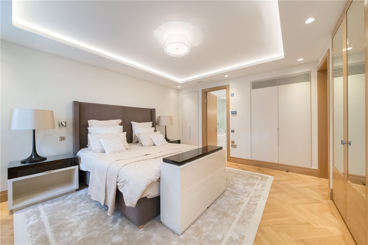 3 bedroom Flat, Upper Grosvenor Street, Mayfair, W1K - Available, Image 10