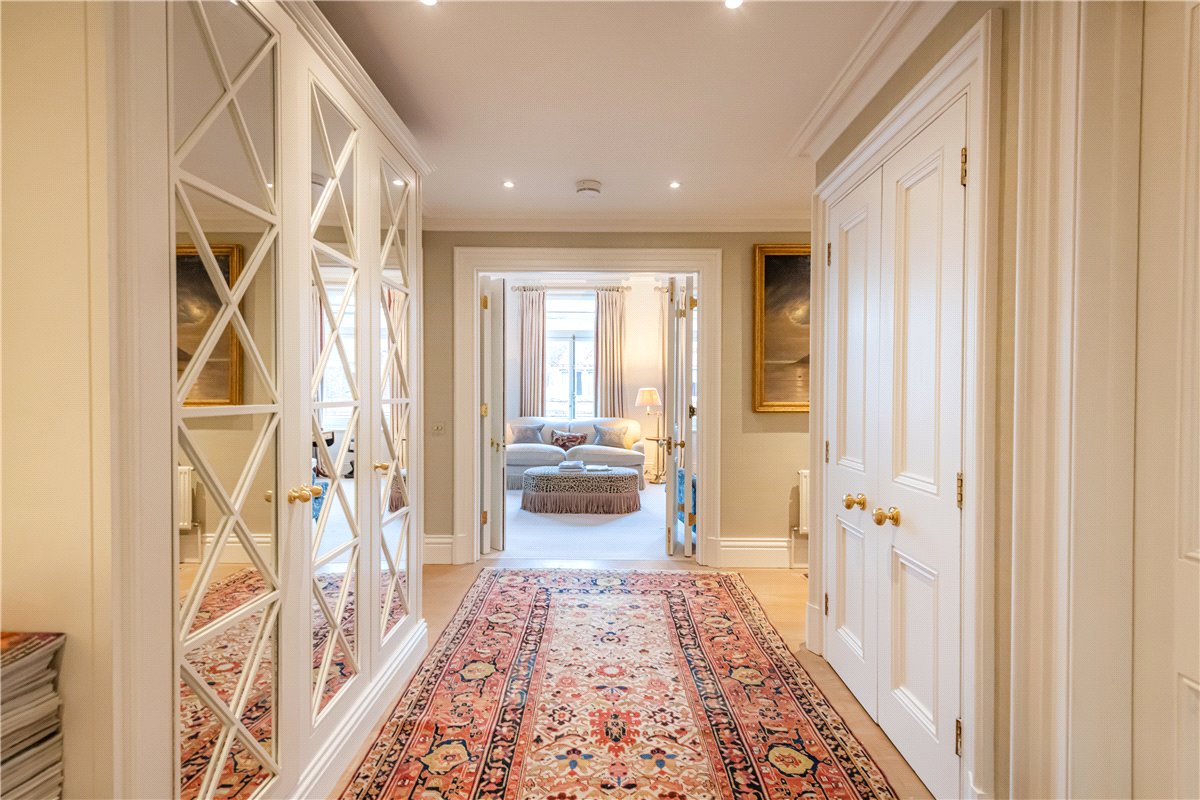 2 bedroom Flat, Mount Street, Mayfair, W1K - Available, Image 23