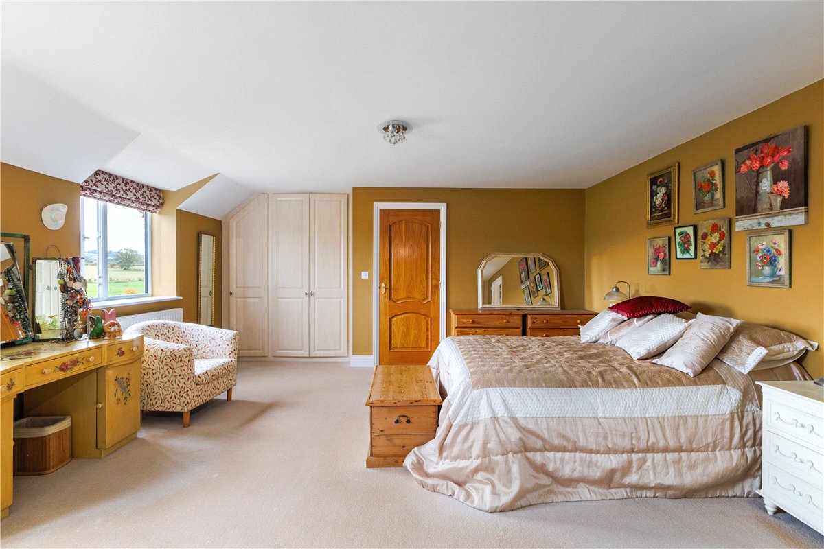 6 bedroom House, The Barton, Clyffe Pypard, SN4 - Available, Image 18