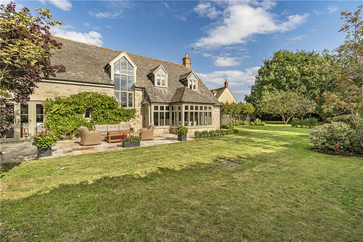 4 bedroom House, Shepherds Close, Weston-on-the-Green, OX25 - Sold