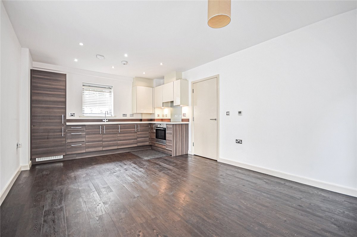 2 bedroom Flat, Glenalmond Avenue, Cambridge, CB2 - Sold STC, Image 3