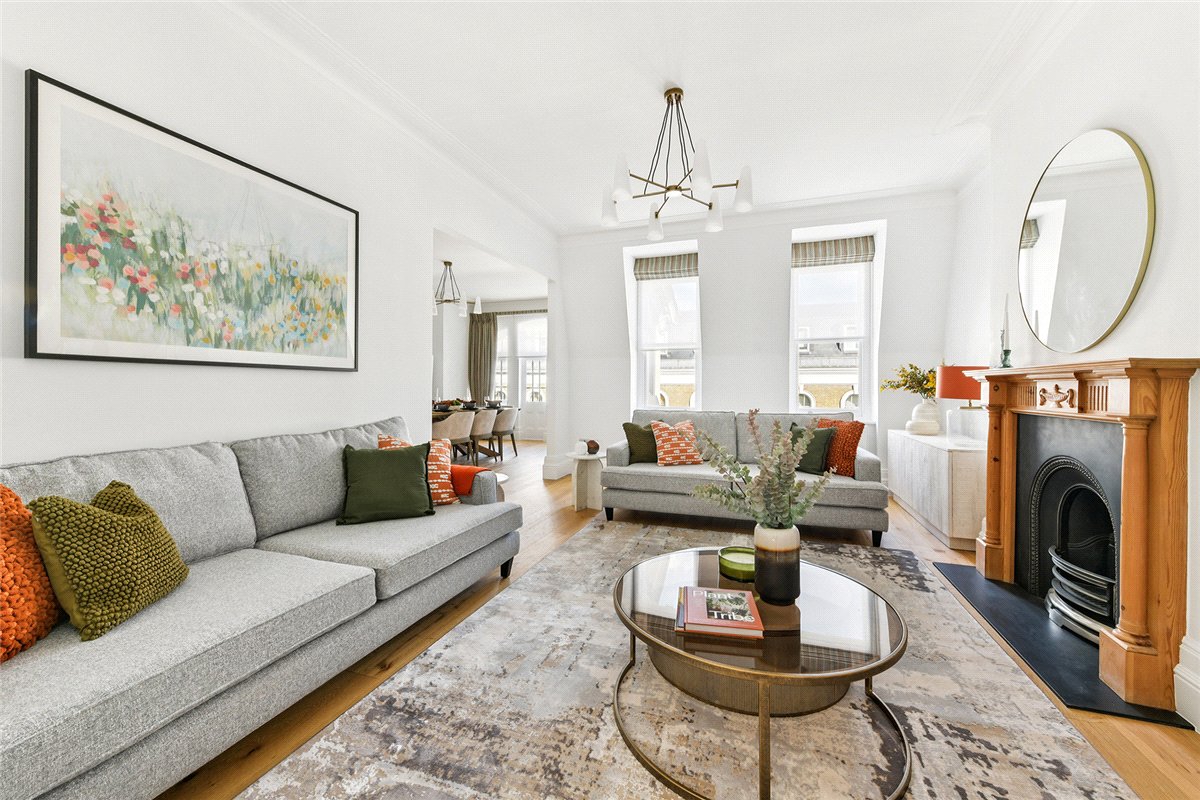 4 bedroom Flat, St Georges Court, Gloucester Road, SW7 - Available