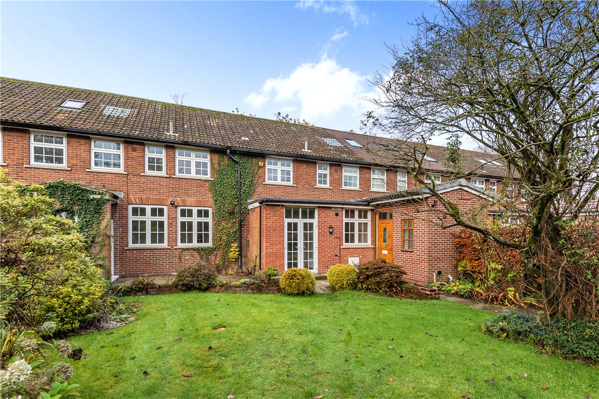 6 bedroom House, Wigshaw Lane, Culcheth, WA3 - Available, Image 9