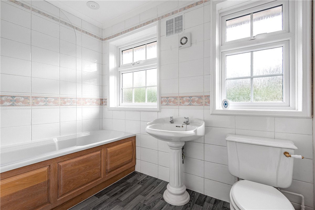 6 bedroom House, Wigshaw Lane, Culcheth, WA3 - Available, Image 8