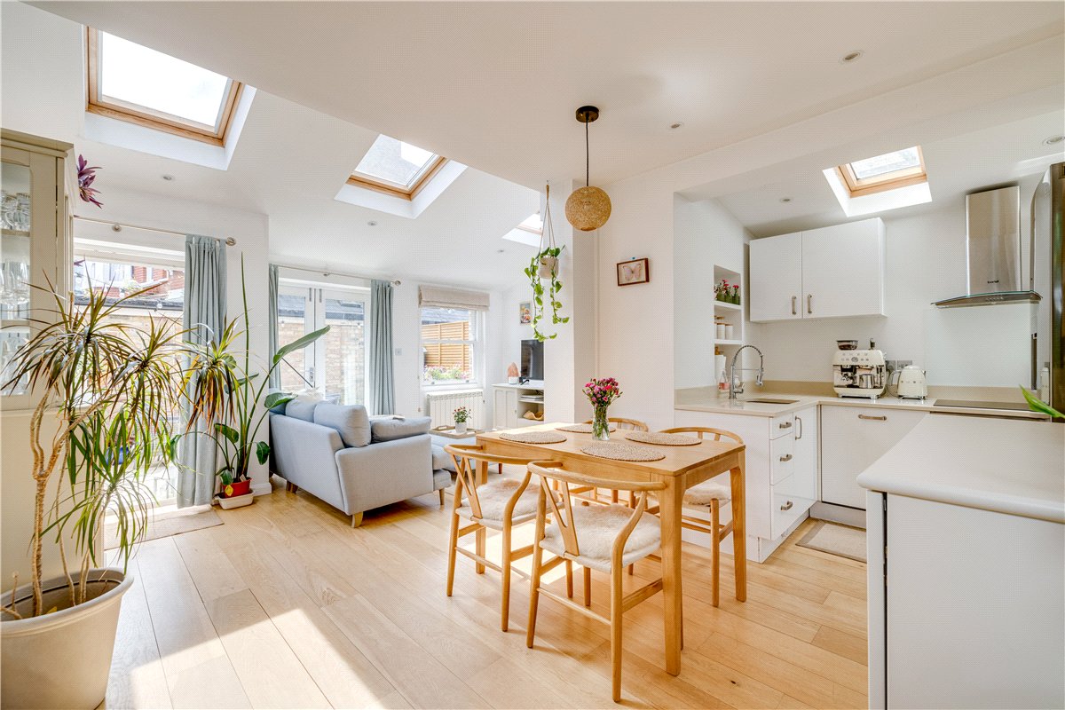 1 bedroom Flat, Alverstone Avenue, London, SW19 - Available