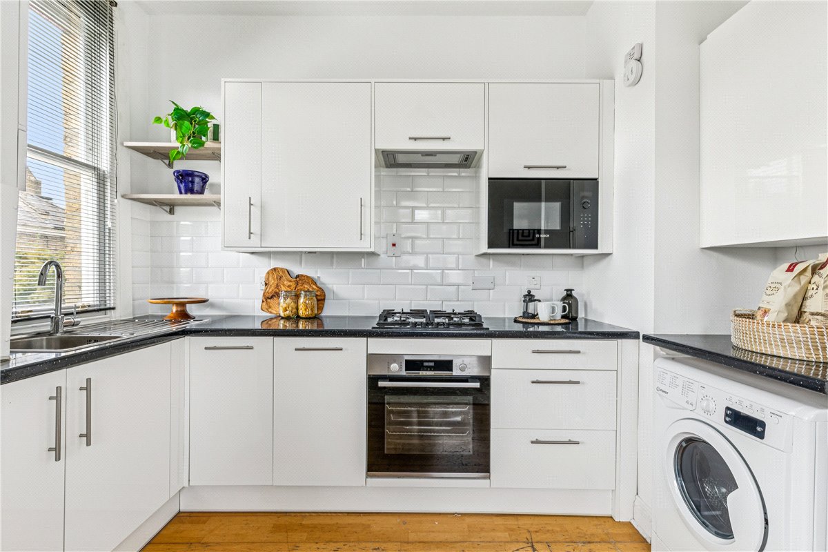 2 bedroom Flat, Nottingham Road, Bellevue Village, SW17 - Sold, Image 3
