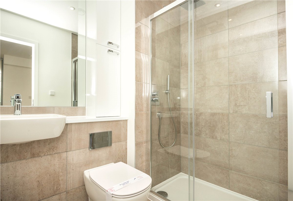 3 bedroom Flat, Heartwell Avenue, London, E16 - , Image 17