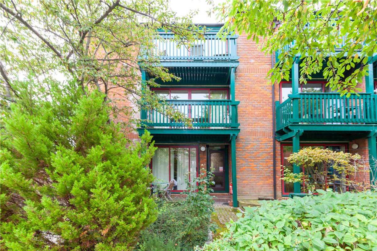 2 bedroom Flat, Watermans Reach, Brook Street, OX1 - , Image 1