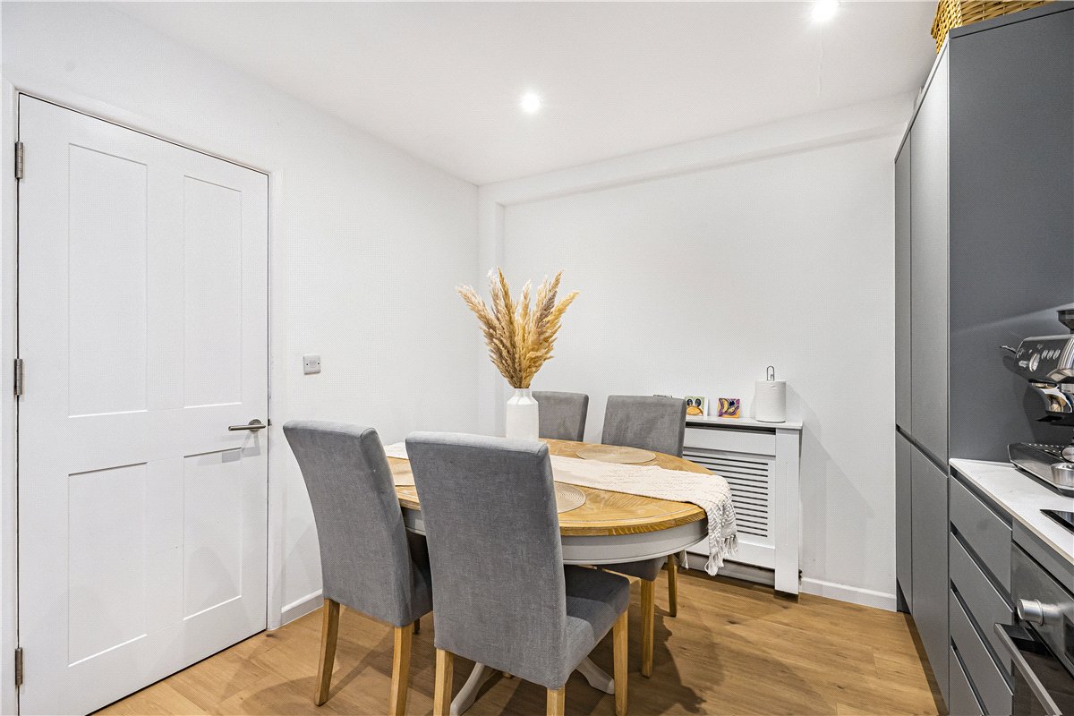 2 bedroom Maisonette, Mill Street, Eynsham, OX29 - Available, Image 2