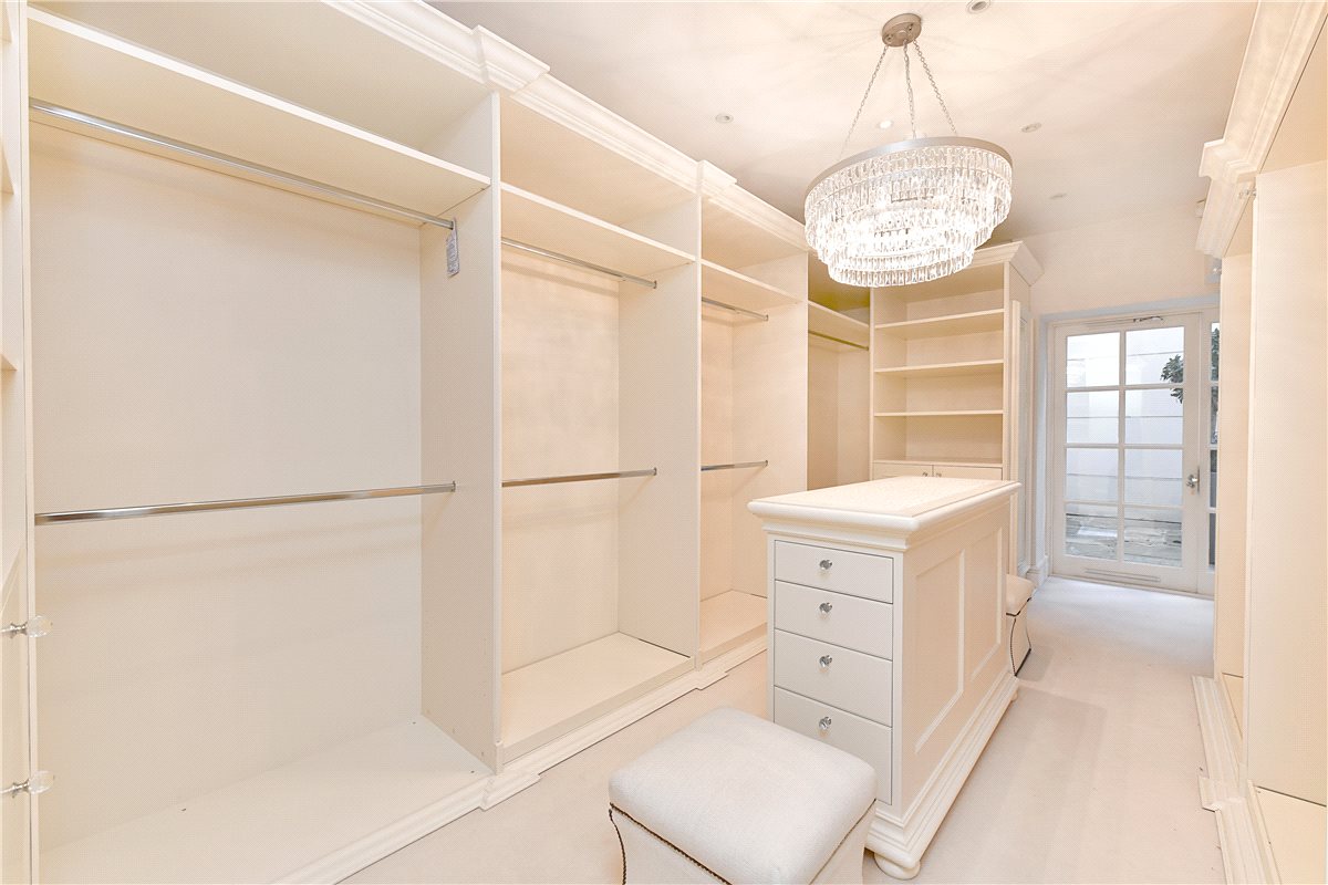 4 bedroom Flat, Upper Grosvenor Street, Mayfair, W1K - Available, Image 13