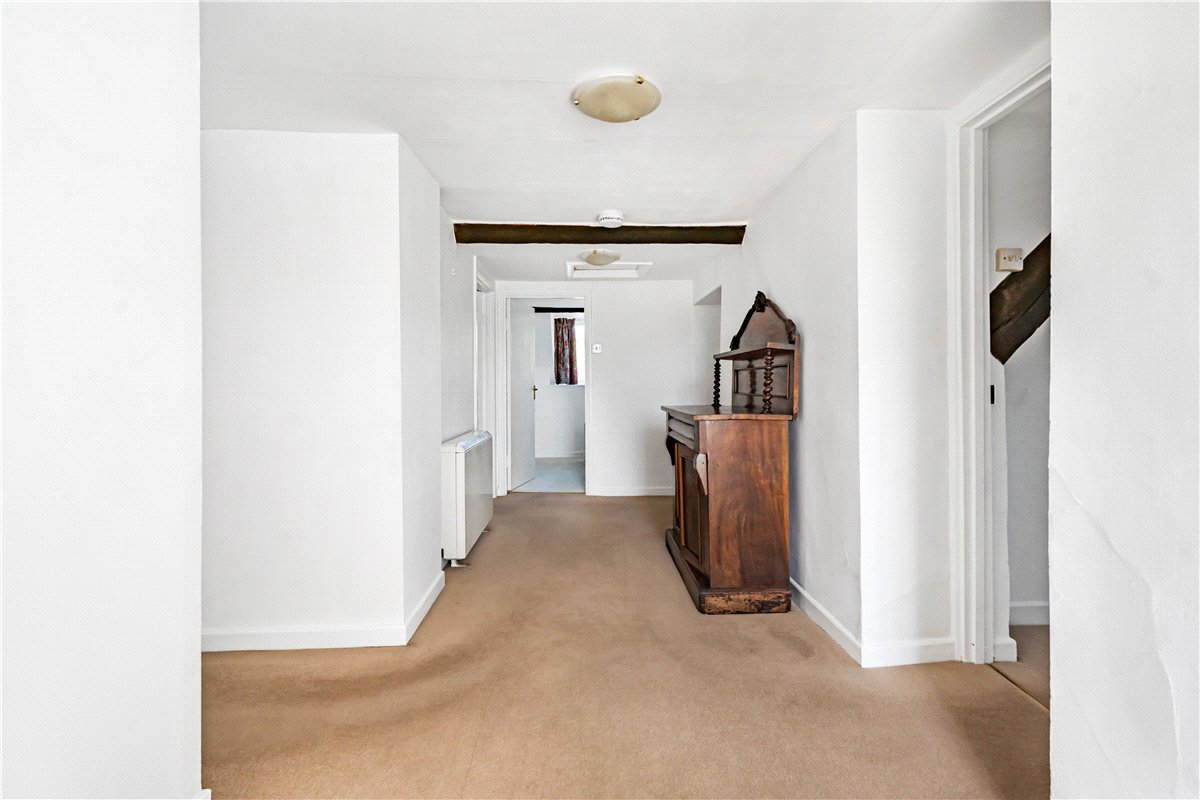 2 bedroom Flat, Manor House, Chapel Lane, OX7 - Let Agreed, Image 12