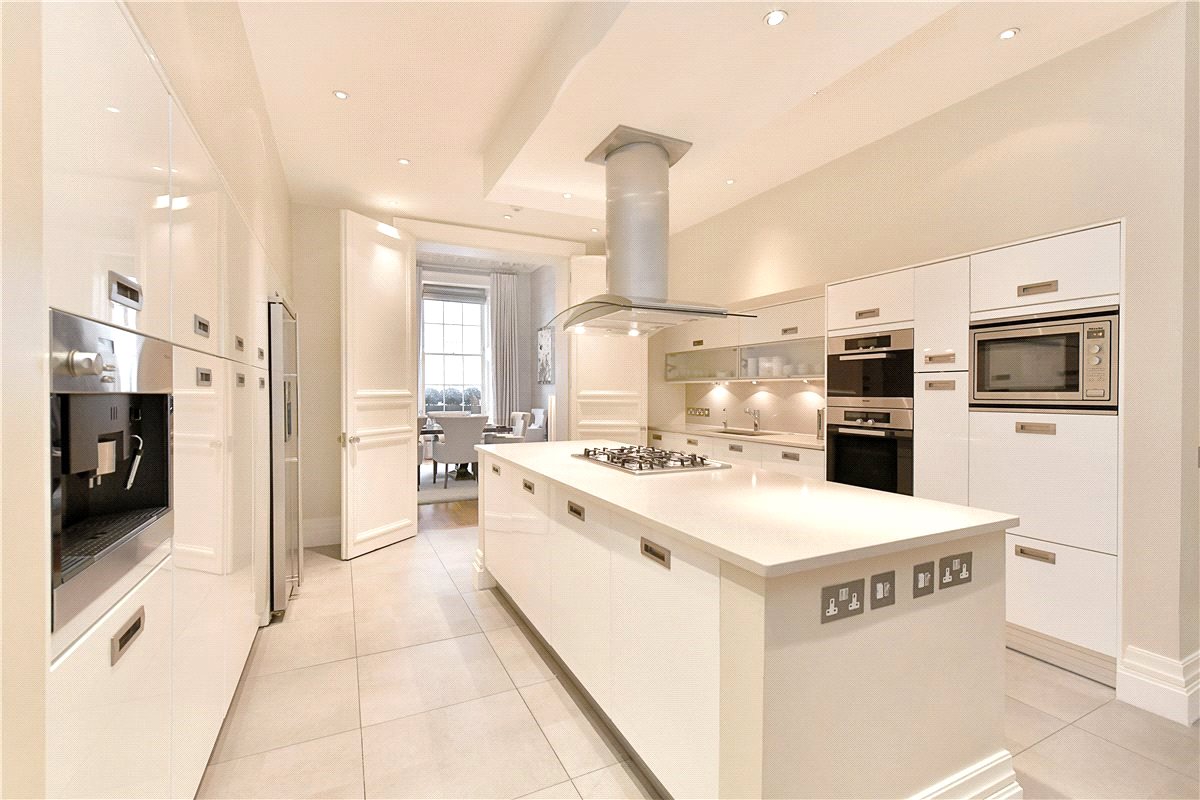 4 bedroom Flat, Upper Grosvenor Street, Mayfair, W1K - Available, Image 15
