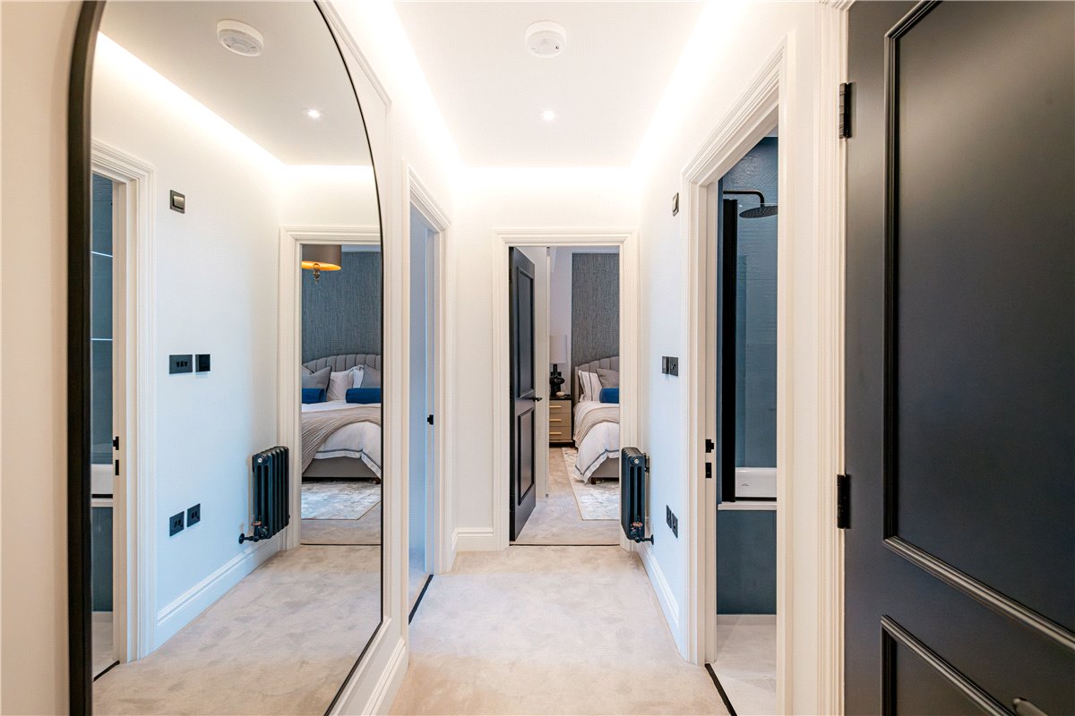 3 bedroom Flat, Curzon Street, Mayfair, W1J - Available, Image 13