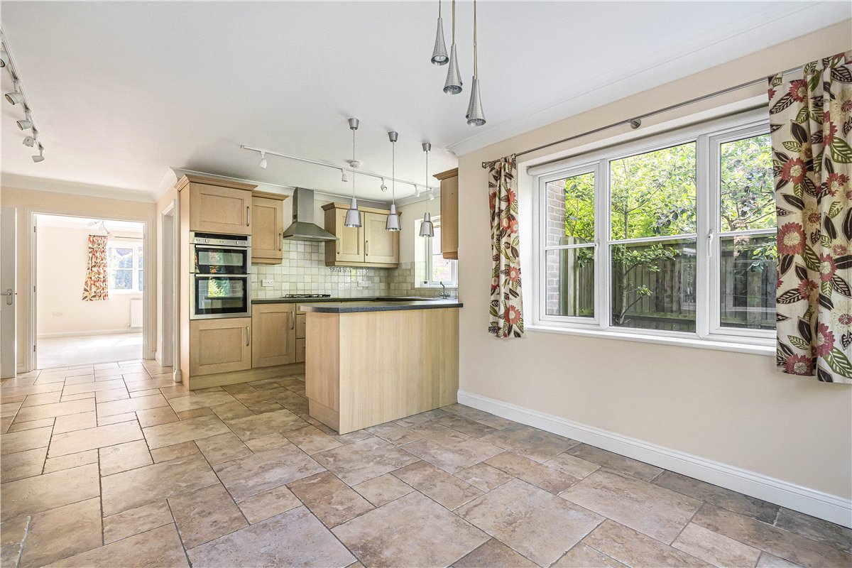 4 bedroom House, Poppy Close, Yarnton, OX5 - Available, Image 17