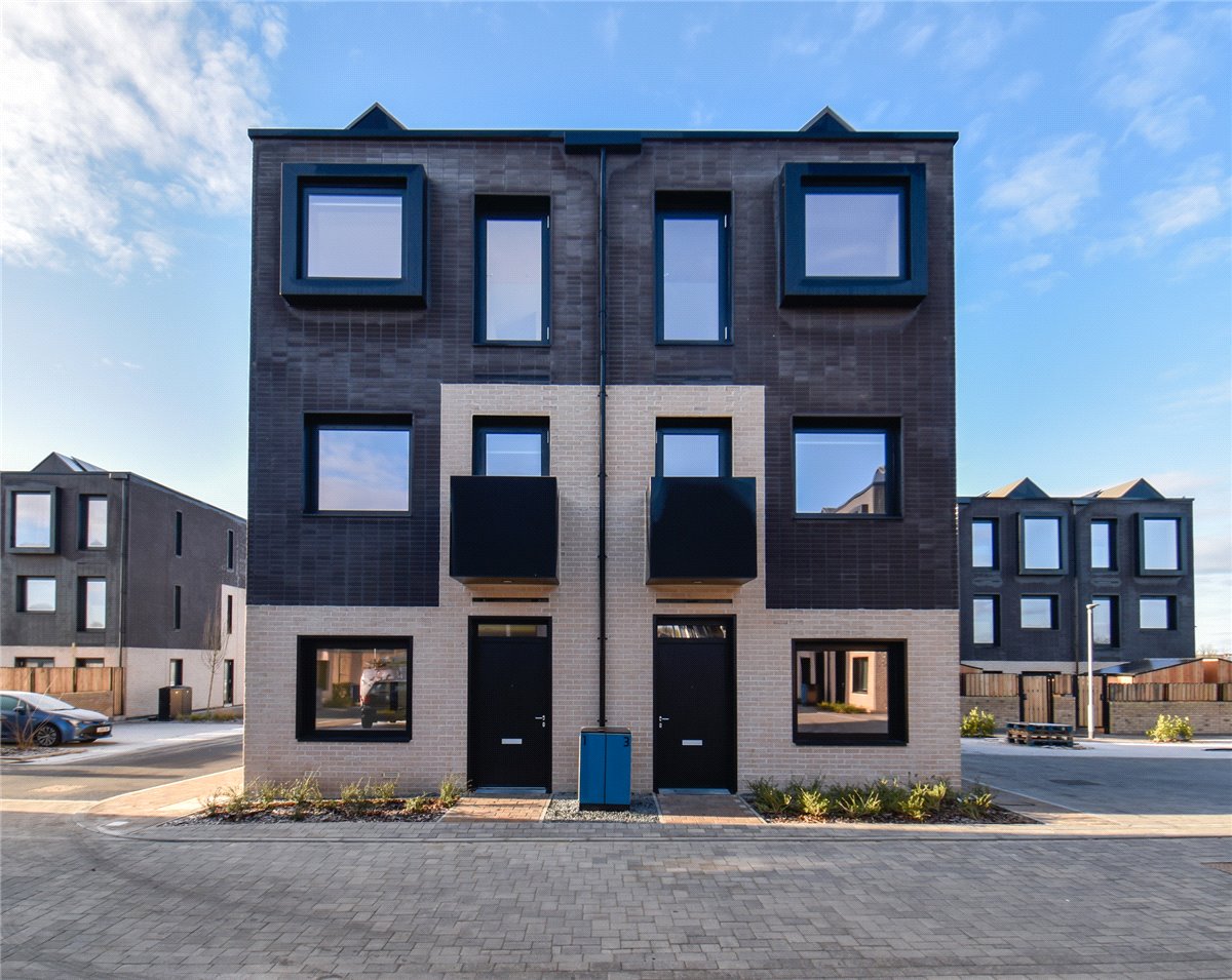 3 bedroom House, Lockhart Way, Northstowe, CB24 - Available