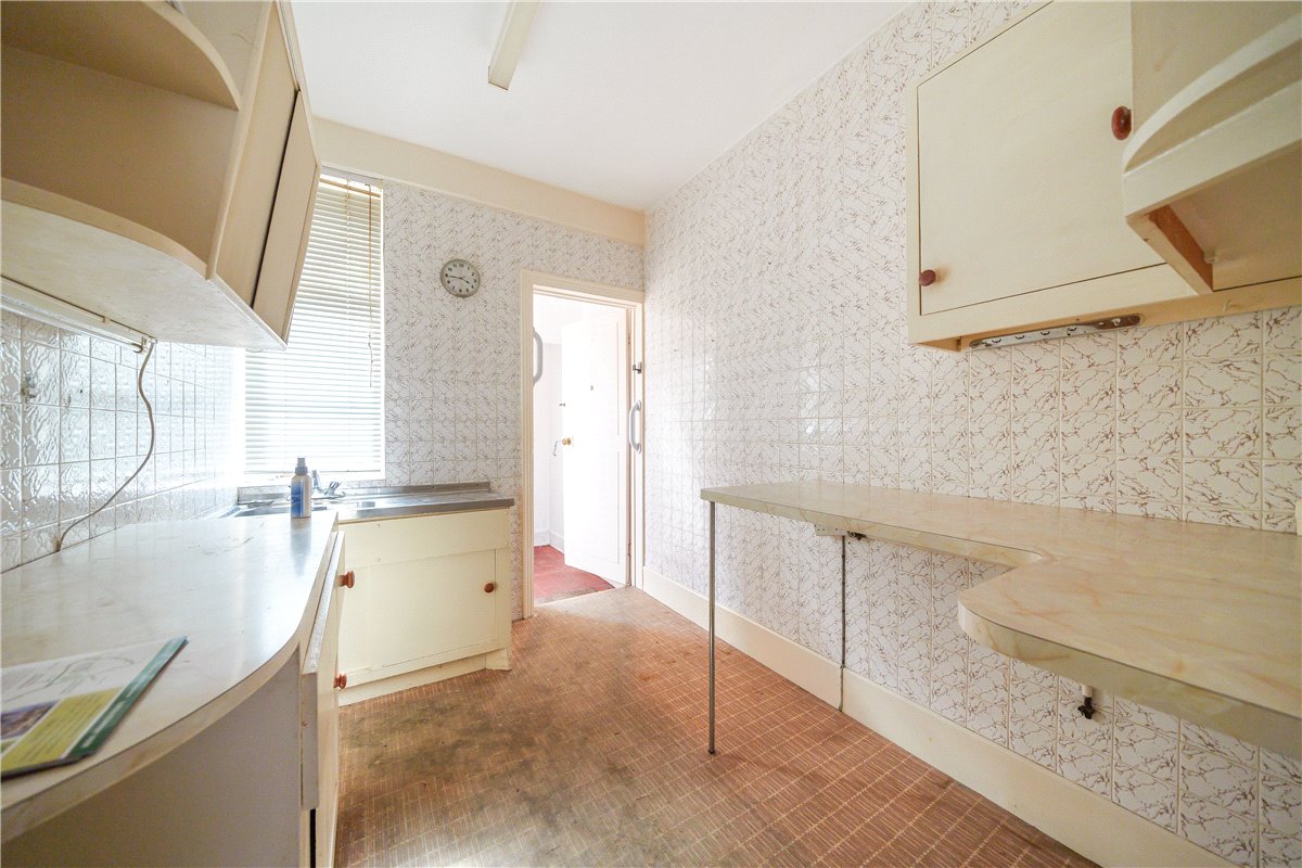 3 bedroom House, Stirtingale Avenue, Somerset, BA2 - Sold, Image 3