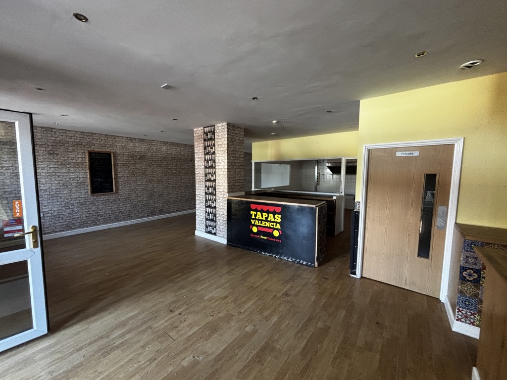 914 Sq Ft, 4 Meadow Court, Trowbridge, BA14 - Available, Image 1