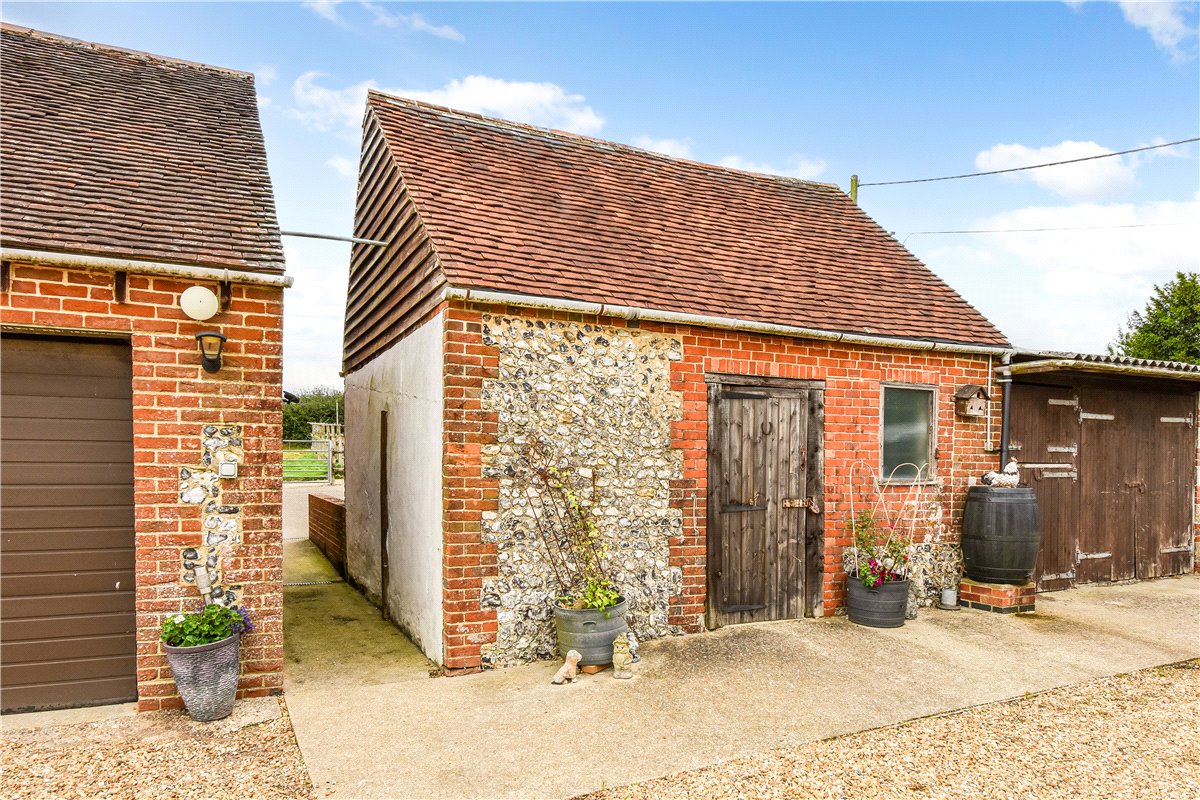 4 bedroom House, Forest Road, Worlds End, PO7 - Available, Image 4