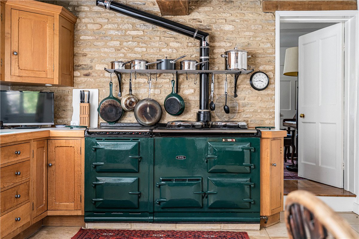 5 bedroom Cottage, High Street, Bampton, OX18 - Available, Image 8