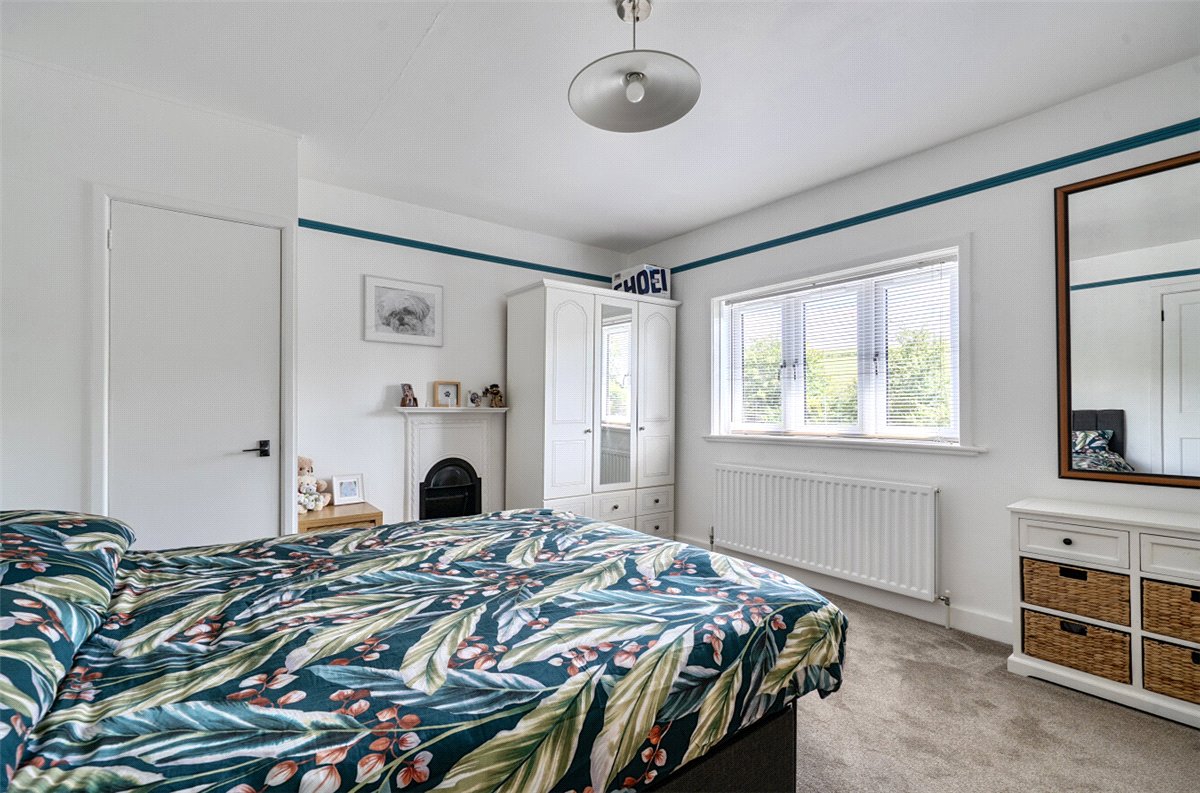 3 bedroom House, Main Road, Cherhill, SN11 - Available, Image 6
